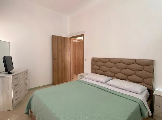 Eri Appartamento Himare